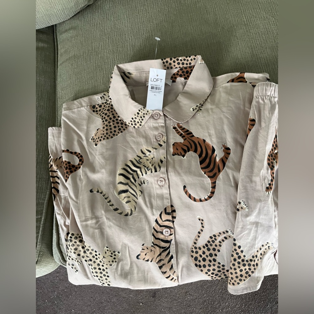 XL- Loft short sleeve and short’s sleepwear!
Tag , never worn!
